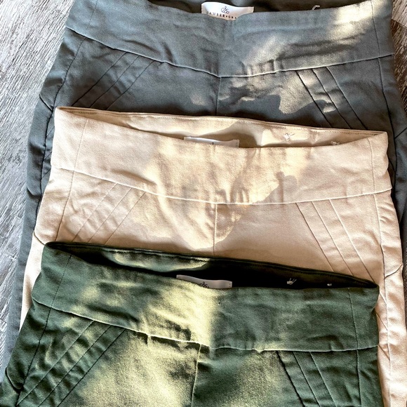 Capris and Crop pants - Picture 2 of 7